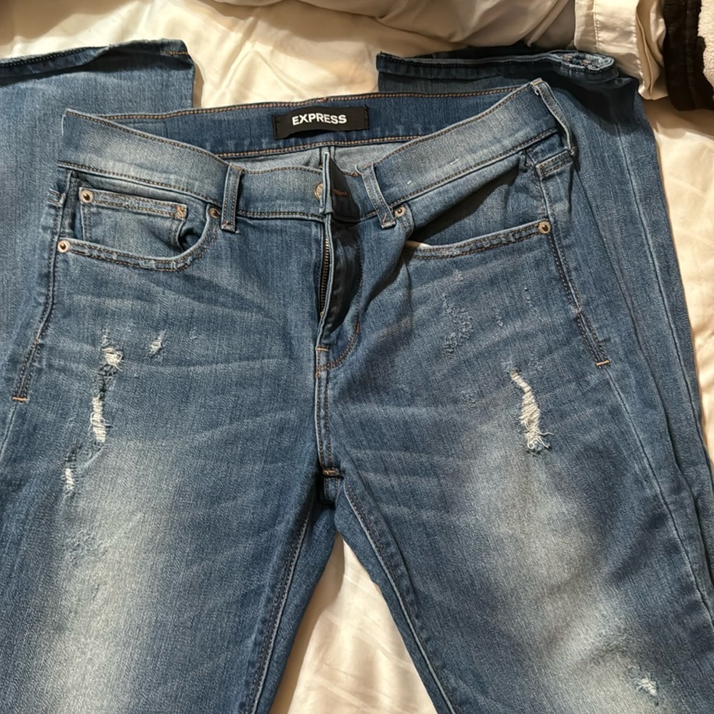 EXPRESS Barely boot Mid rise 8R stretch tastefully distressed women's jeans.